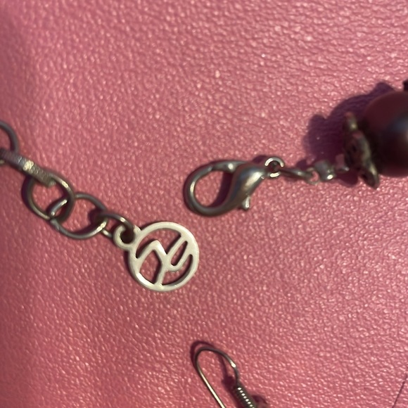 As new.  High End costume jewellery bought  from a boutique - Picture 4 of 4